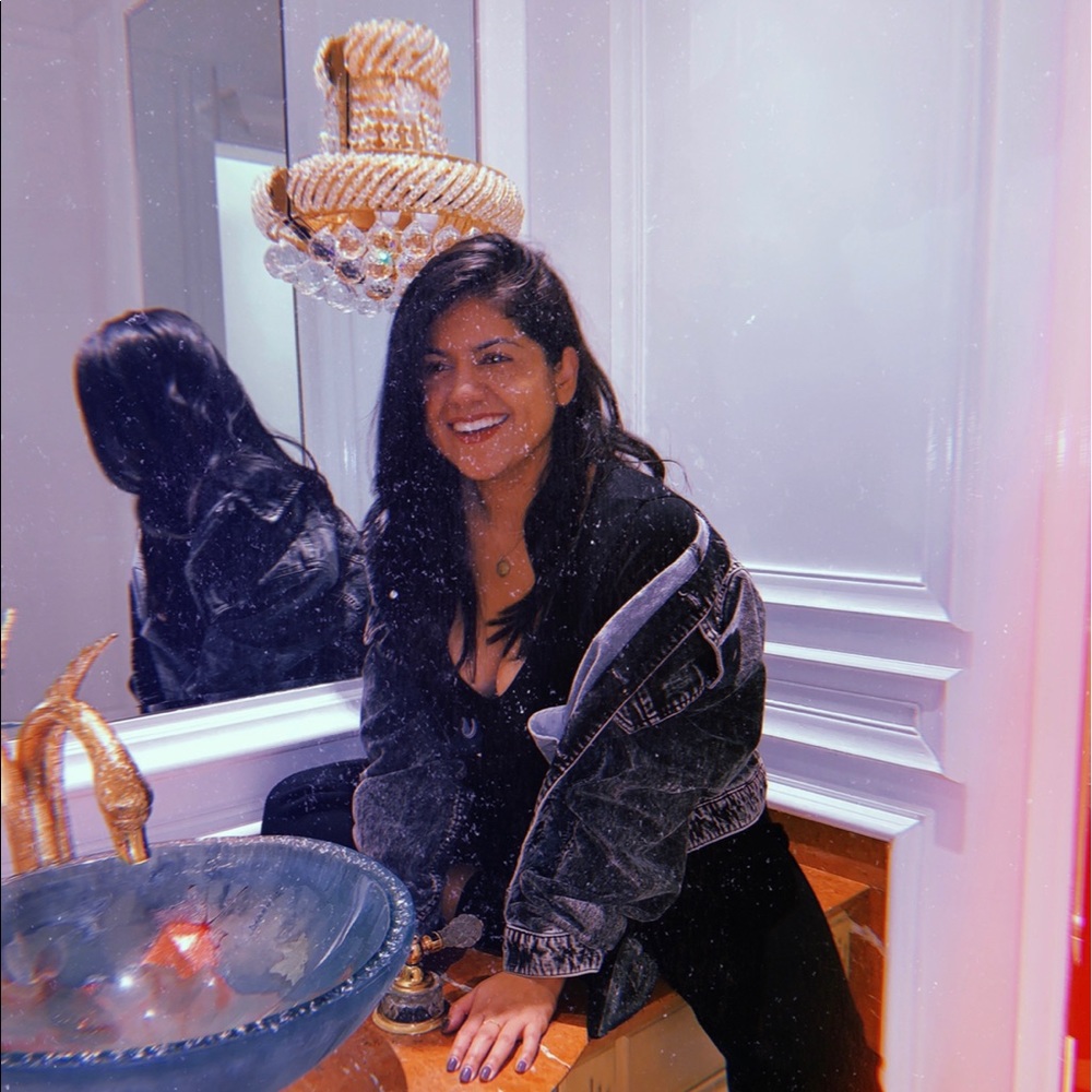 Meet your Posher, Thalia